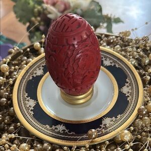 Vintage FRANKLIN MINT Red Cinnabar Carved Decorative Egg on Golden Stand